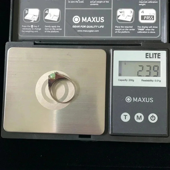 Sterling silver and Jade ring size 6.25 - Picture 4 of 5